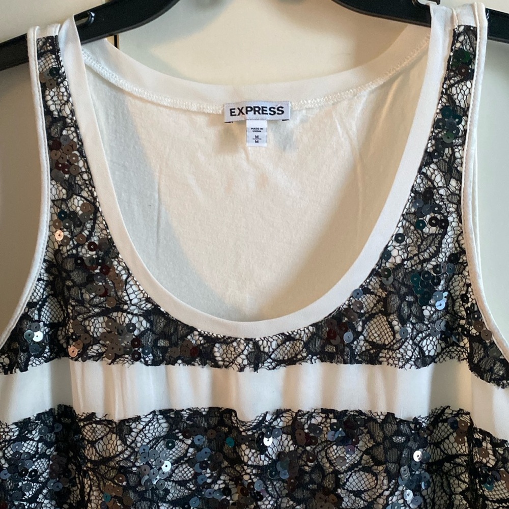 SOLD!!!!!Express top New no tag